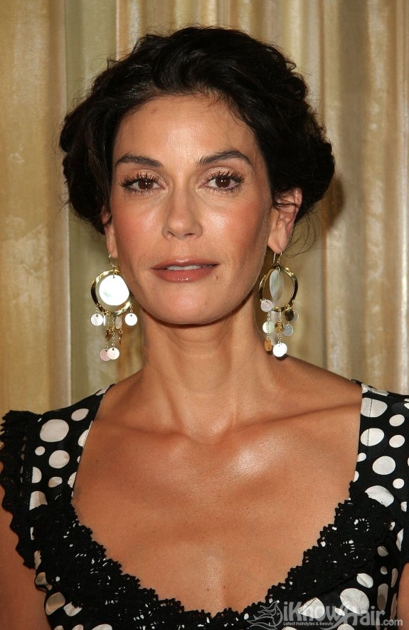 Teri Hatcher Hairstyles 2011  Teri Hatcher Hair Style 2011