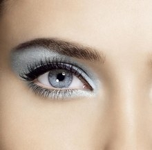 12 - Bright Eye Makeup