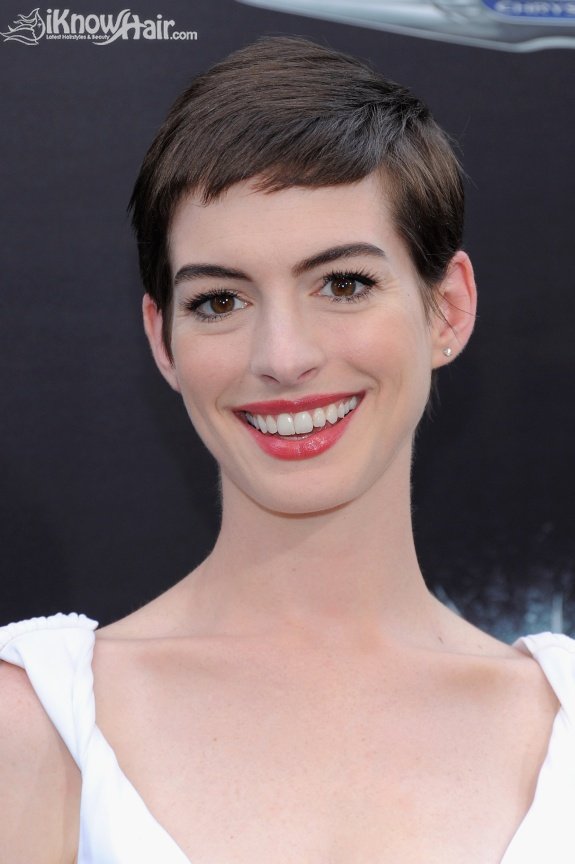 short-celebrity-hair-styles-11